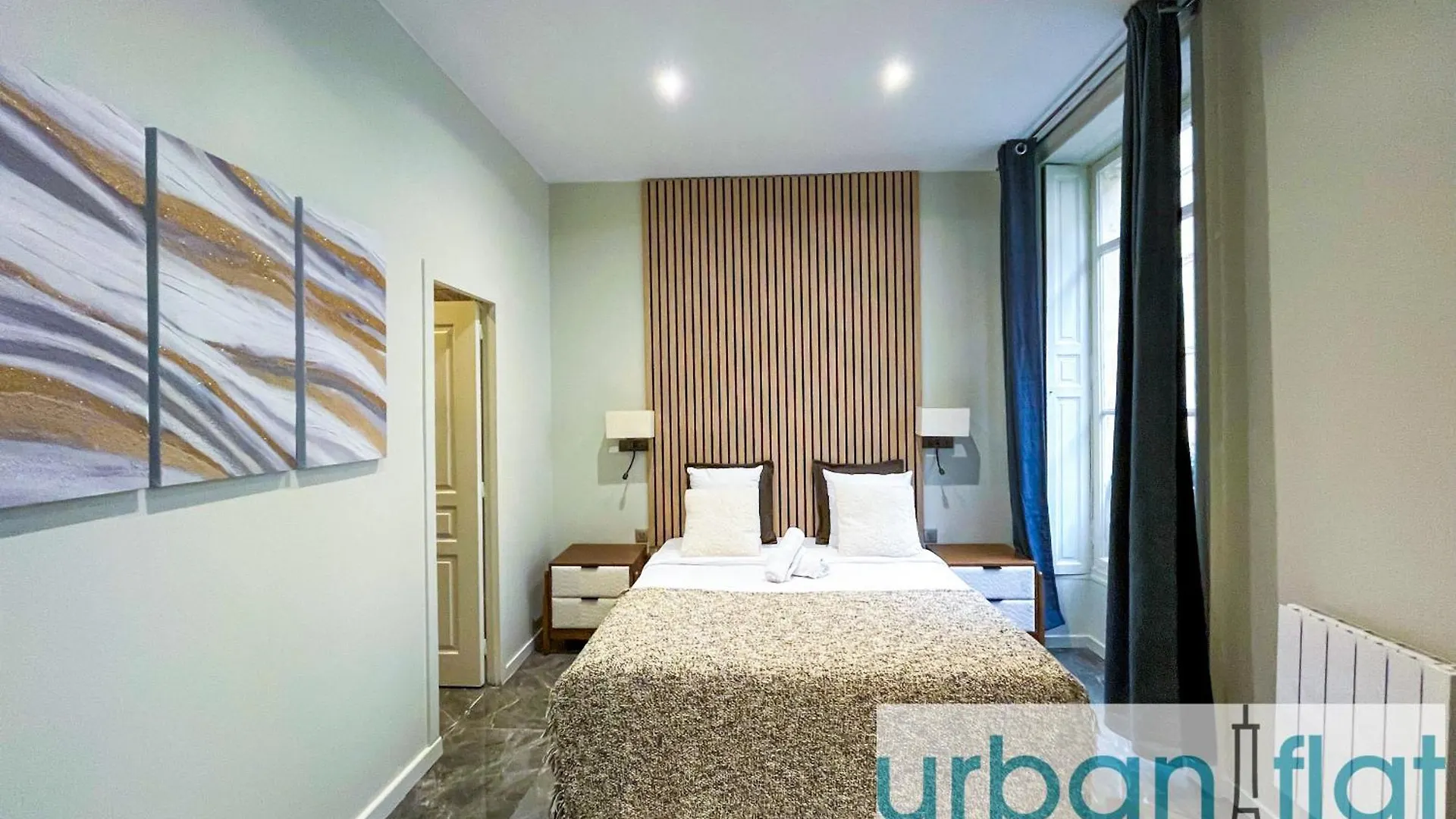 Urban Flat 63 - 3 Bedrooms Flat Champs-Elysees Mermoz Paris France